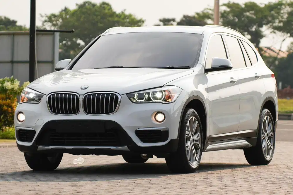 Ganteng ProMAX! BMW X1 XLine 2019 Panoramic white 320i c200 cx3