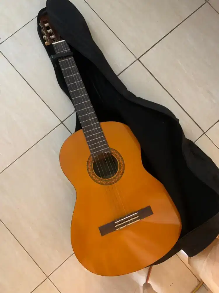 JUAL GITAR CLASIC YAMAHA C40 ORIGINAL