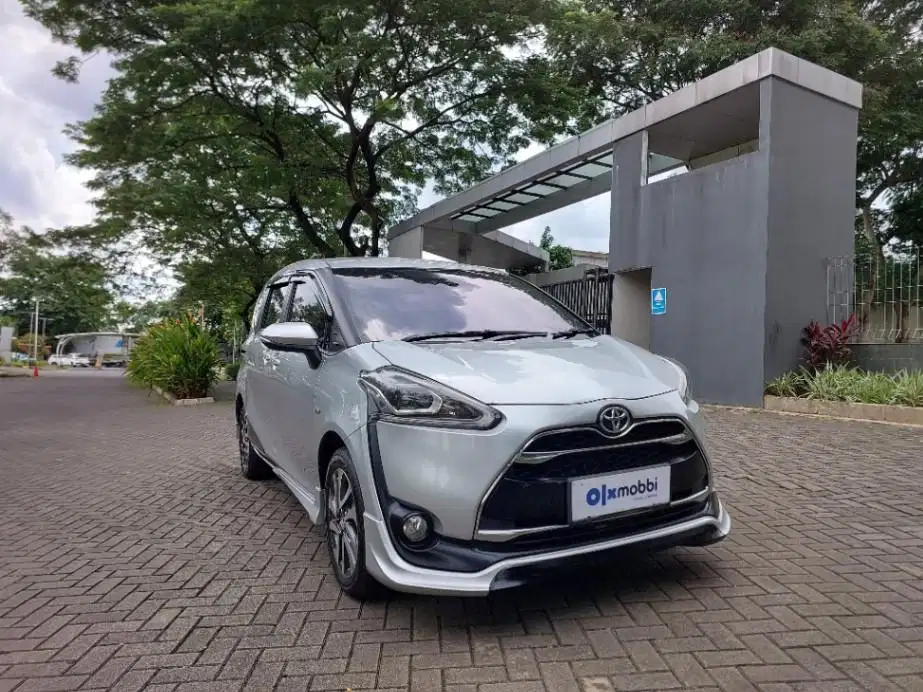 LOW DP Toyota Sienta 1.5 Q Bensin-AT 2017 BOU