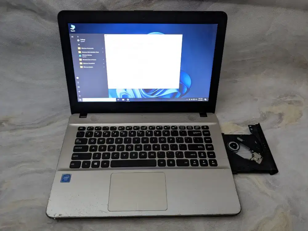 Laptop Asus X441MA Celeron N4000 Ram 4 DDR4 Normalan Tinggal Pake Aja