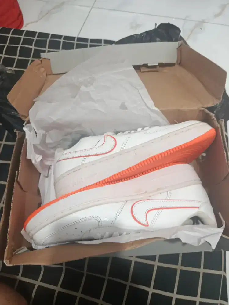 Sepatu nike wanita size 39 baru