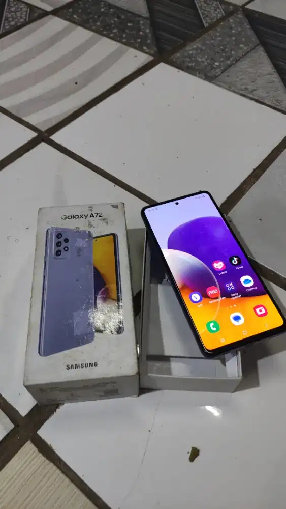 Samsung A72 8/128