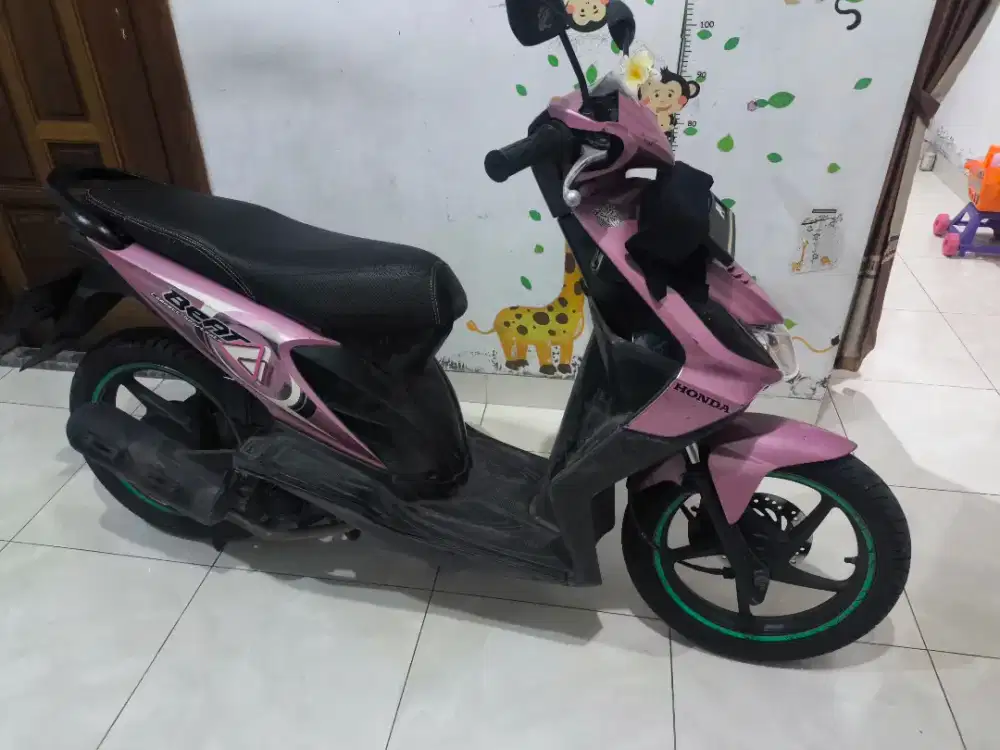 Honda Beat Karbu Tangan pertama