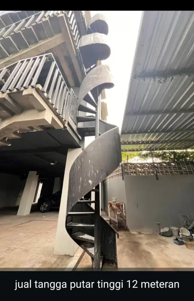 Tangga putar dari besi