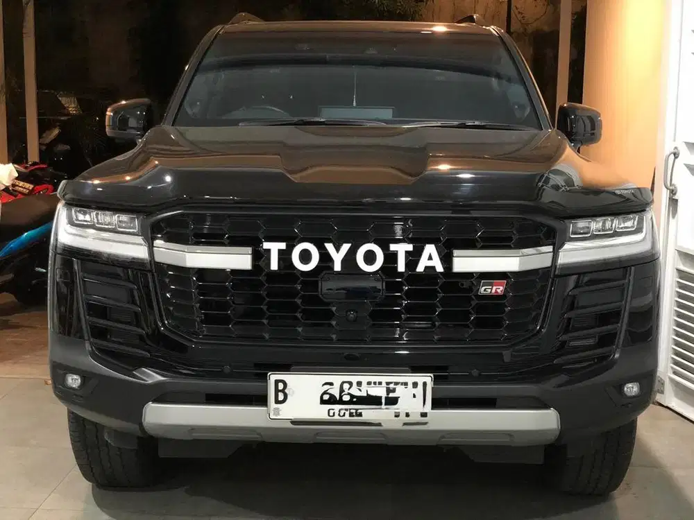 LC300 GR-Sport 2024. Pristine. KM 9.xxx slow going