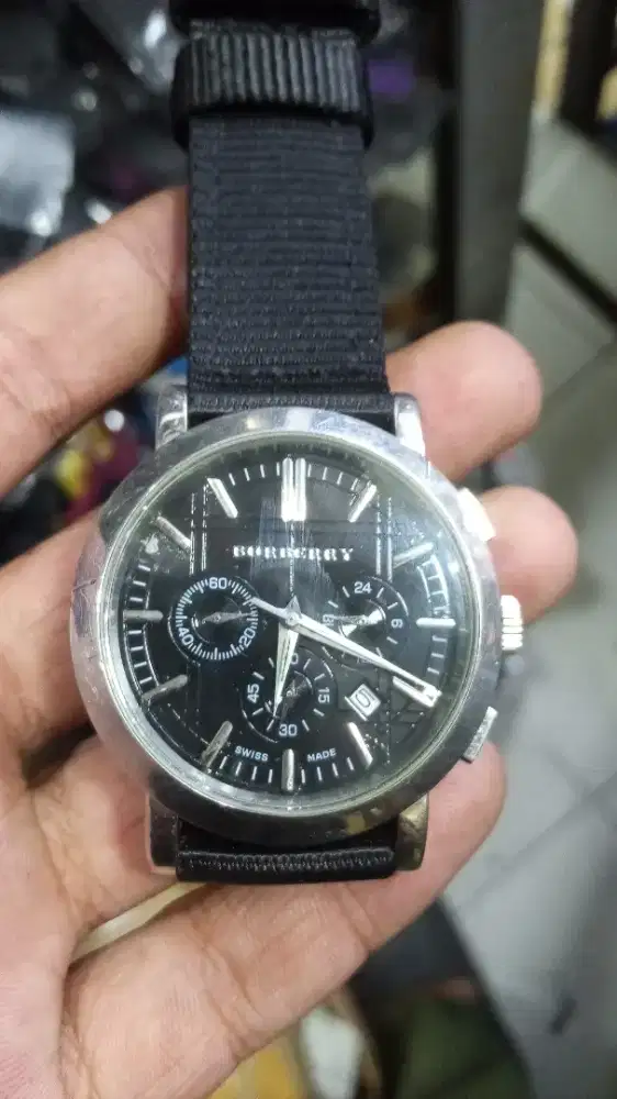BVLGARI chorono detik bawah tanggal samping