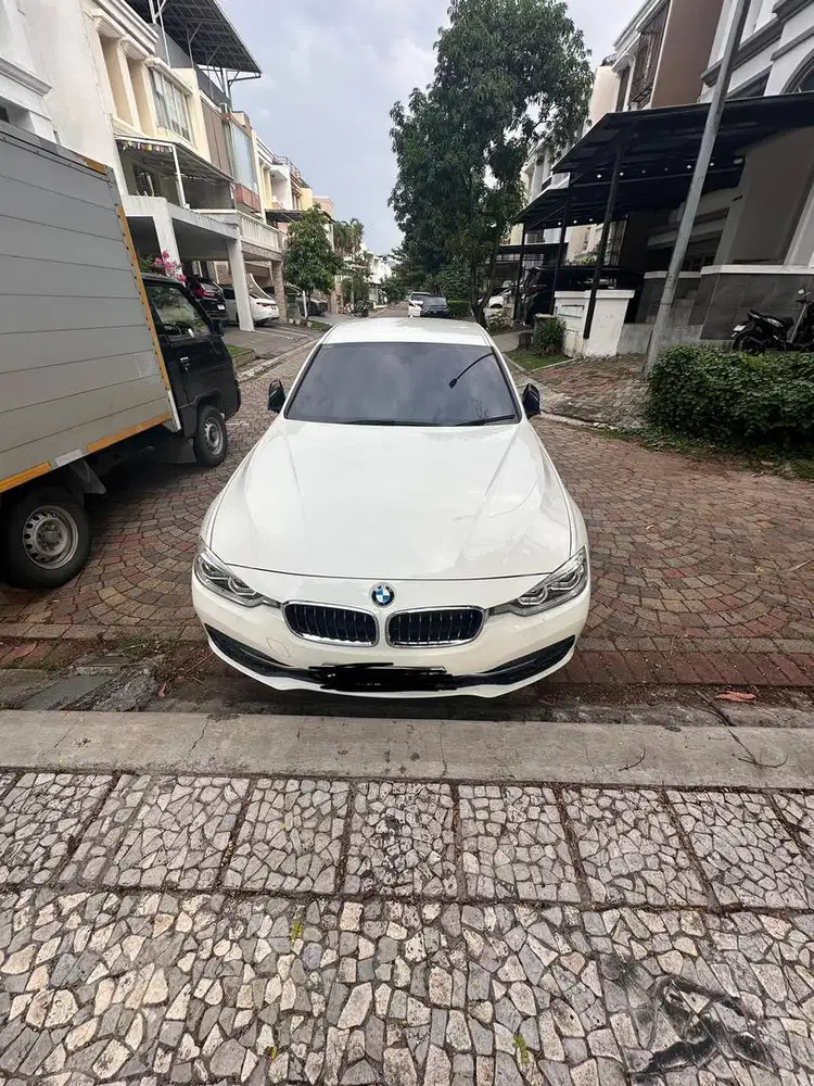 Bmw 320i f30 white