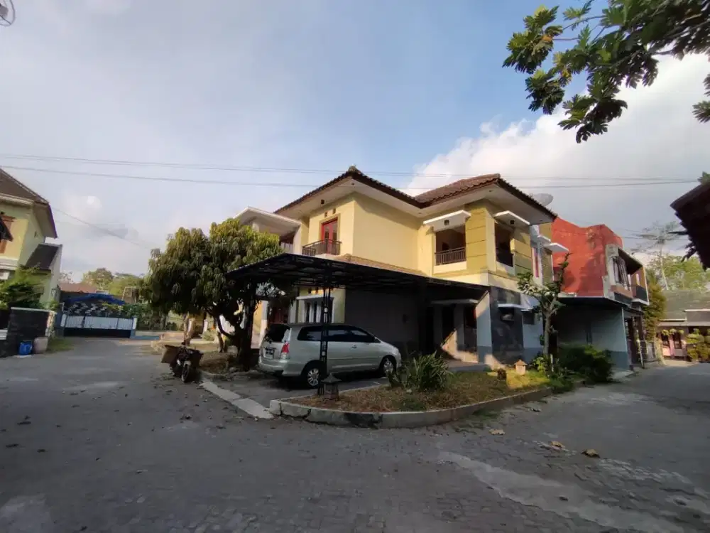 Di Jual Rumah Mewah Dalam Perumahan