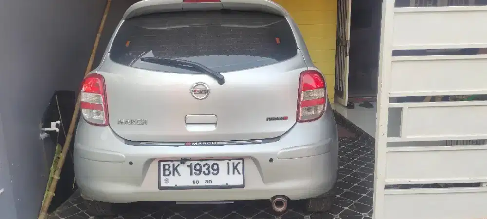 Nissan march THN 2011