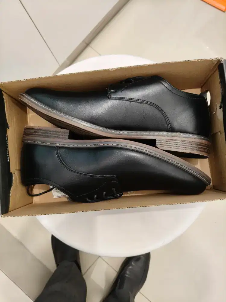 Sepatu pantopel Payless size 43