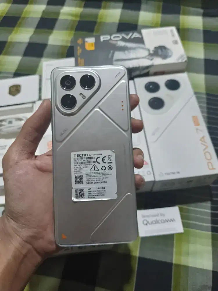 Tecno Pova 7 5G 8+8/256 Mulus Fullset