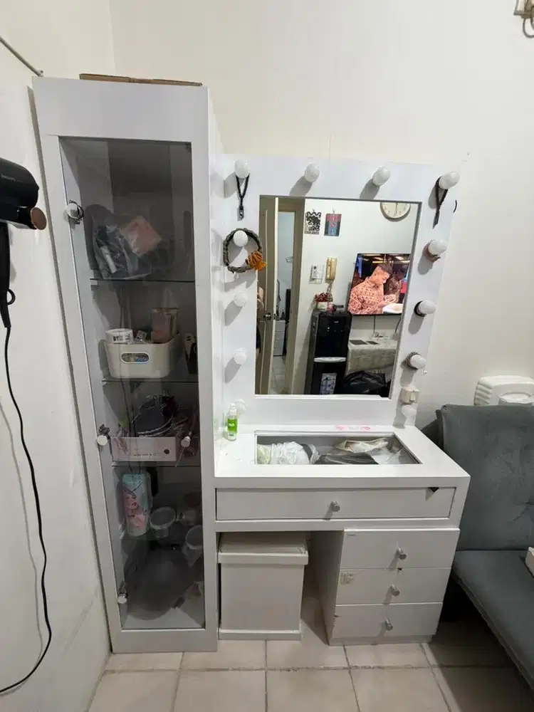 MEJA RIAS LEMARI SEPATU GANTUNGAN BAJU