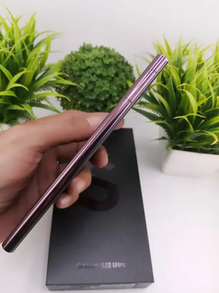 Samsung galaxy s22ultra 5G 12/256 Resmi SEIN
Kelengkapan FULLSET