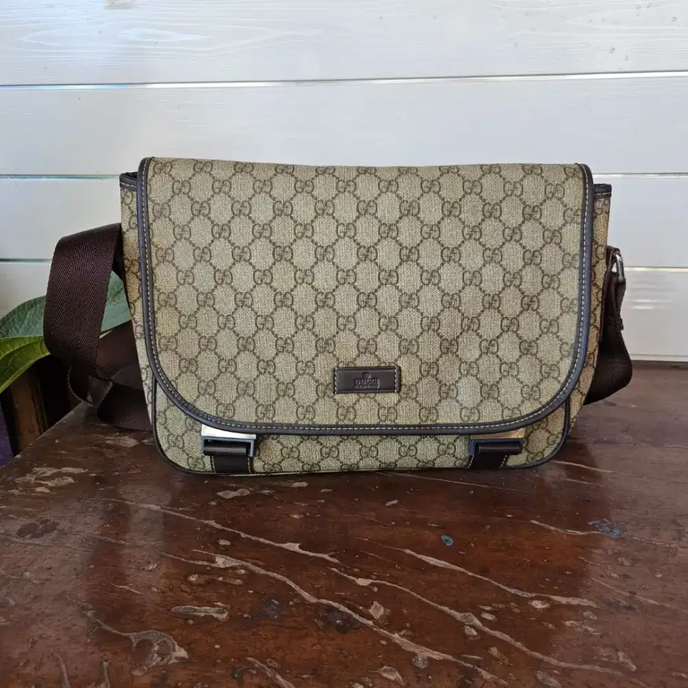 GUCCI TAS SELEMPANG PRIA BAHAN KULIT ASLI