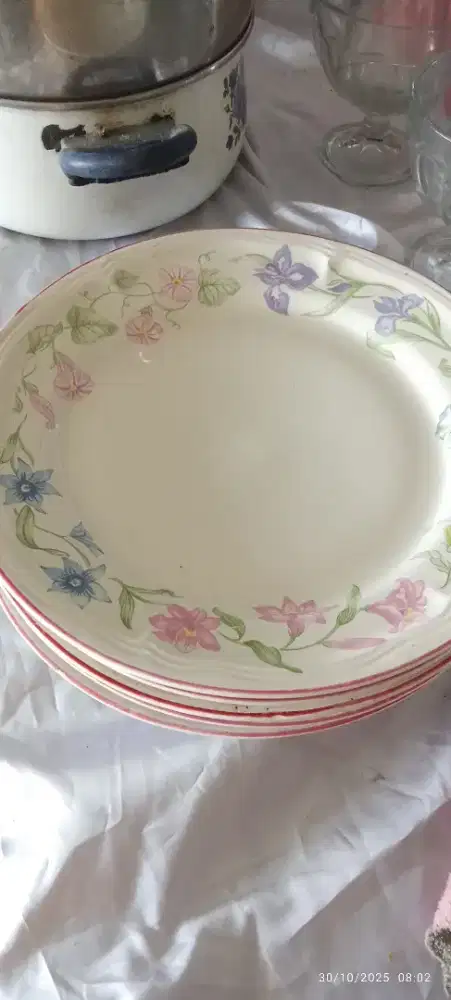 Di jual piring antik