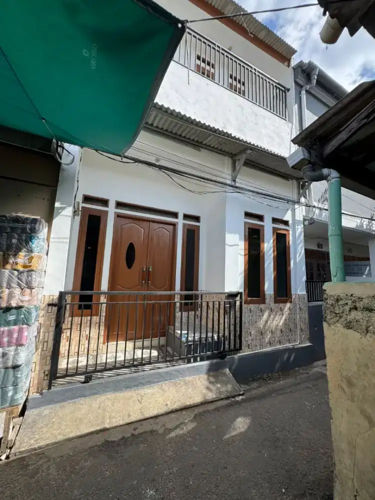 Rumah 3 Lantai dekat Binus Anggrek