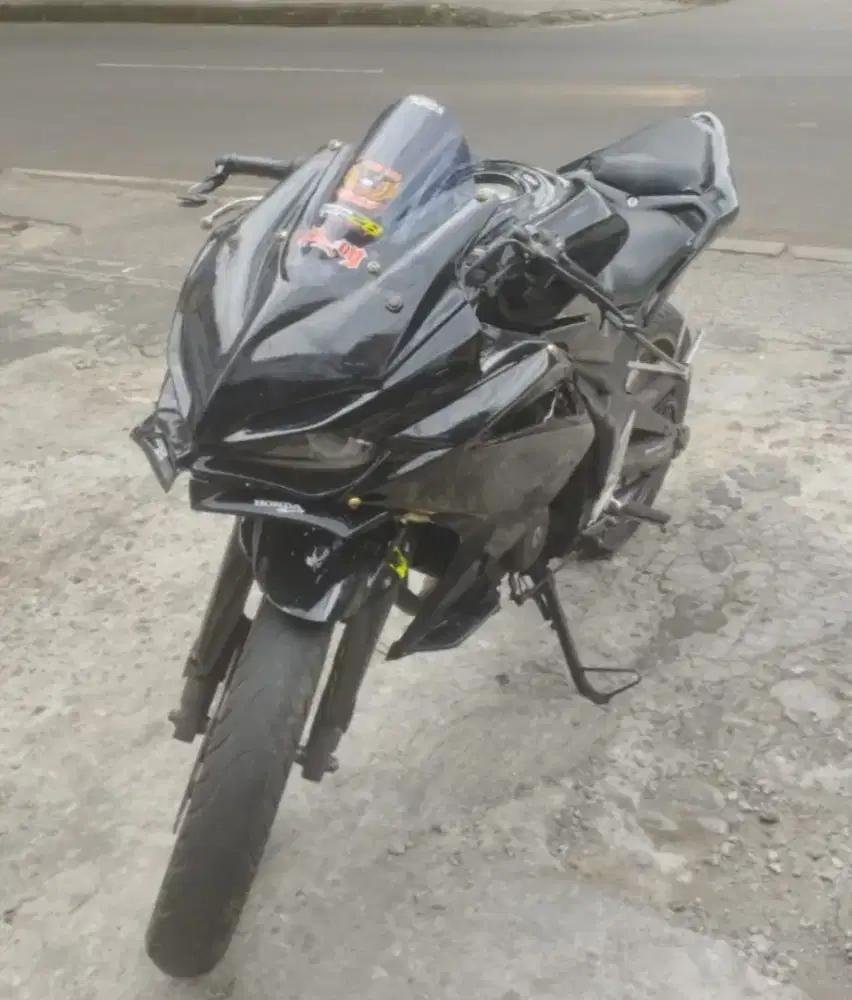 Jual Motor Honda CBR 150 R