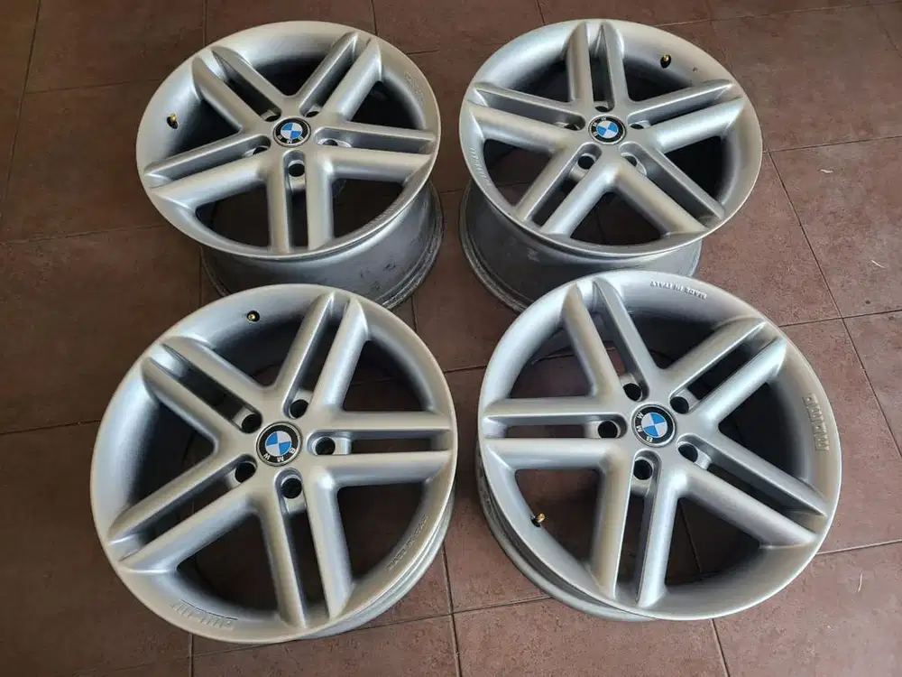 Velg BMW Momo Arrow R18 Original