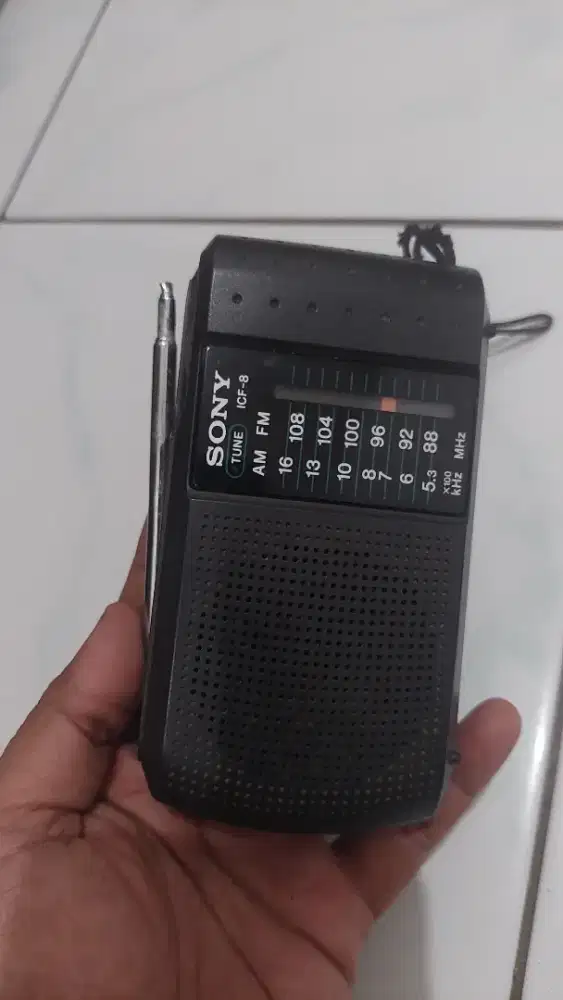 Radio sony icf 8