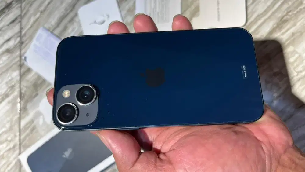 Iphone 13 Ibox, 128 GB, Ios 26.0, Hitam, Mulus, Like New Full Set 100%