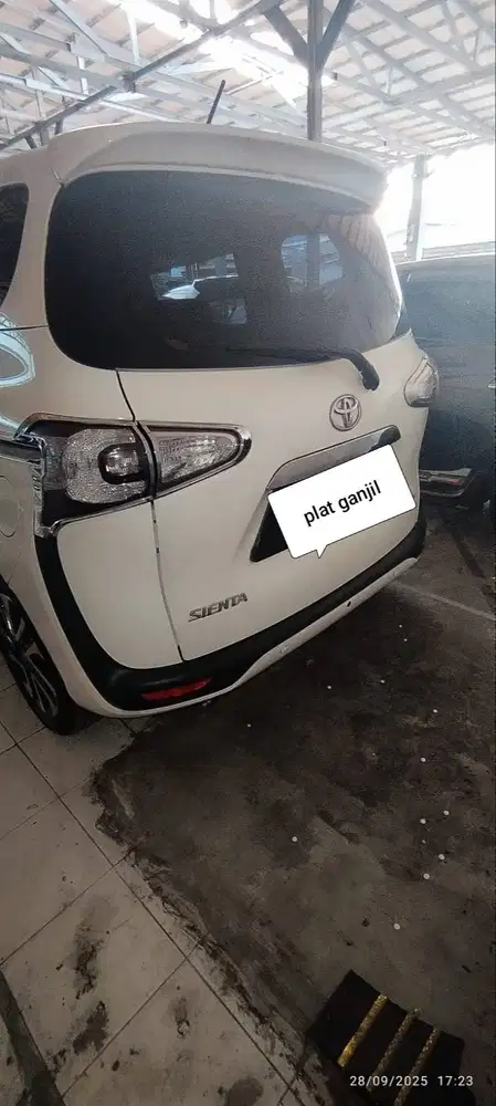 Toyota Sienta V