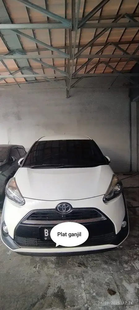 Toyota Sienta V
