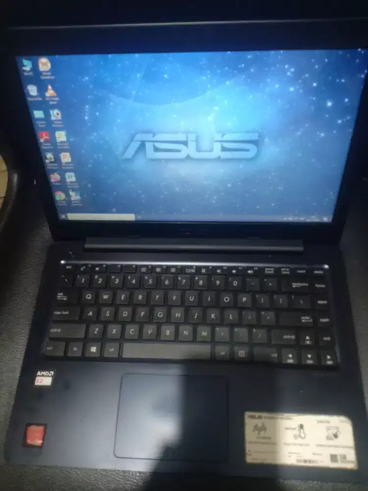 Laptop Slim Asus E402W Amd Quadcore E2 6110 Ram4gb Ssd256gb Batre2jam
