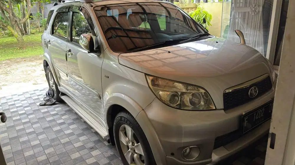 Dijual Toyota Rush G DressUp Transmisi Manual Low Km