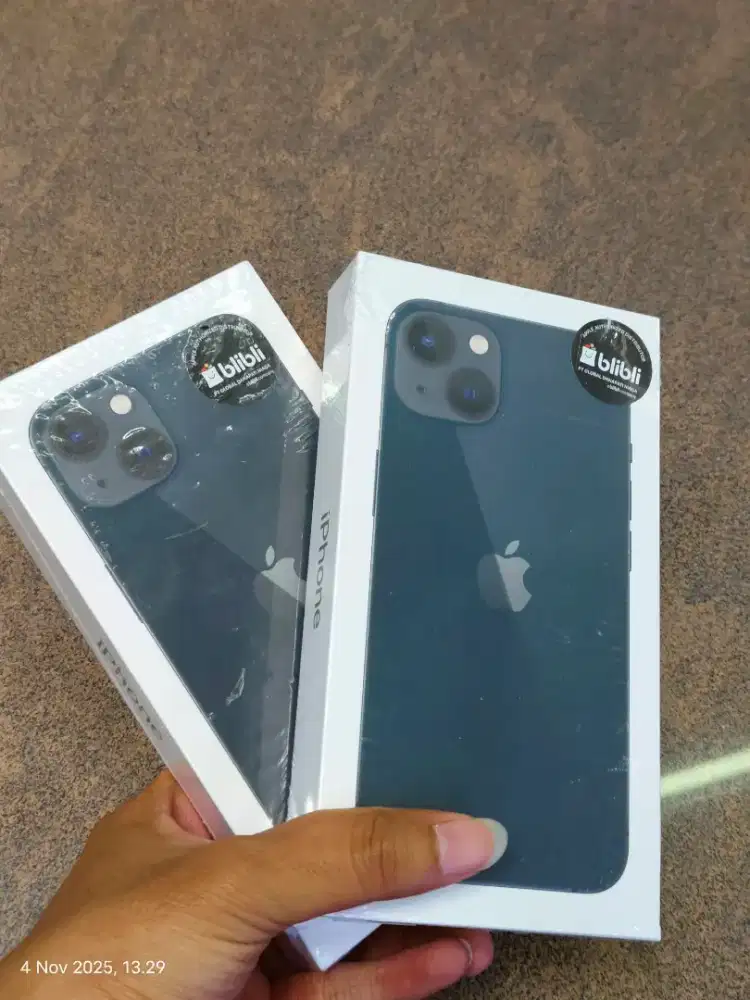 Iphone 13 baru garansi resmi 1th