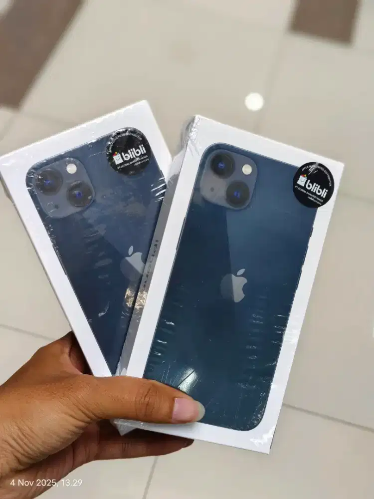 Iphone 13 128 baru garansi resmi Indonesia