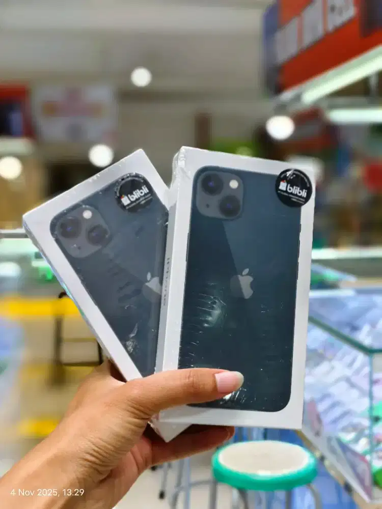 Iphone 13 baru garansi resmi 1th