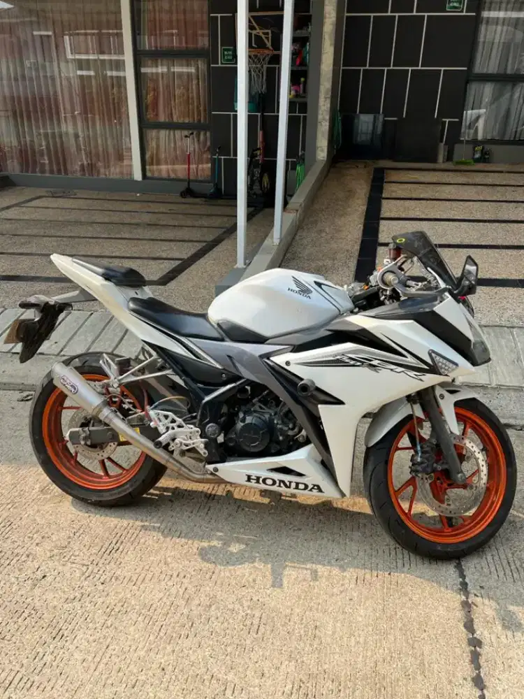 CBR FACE LIFT PUTIH