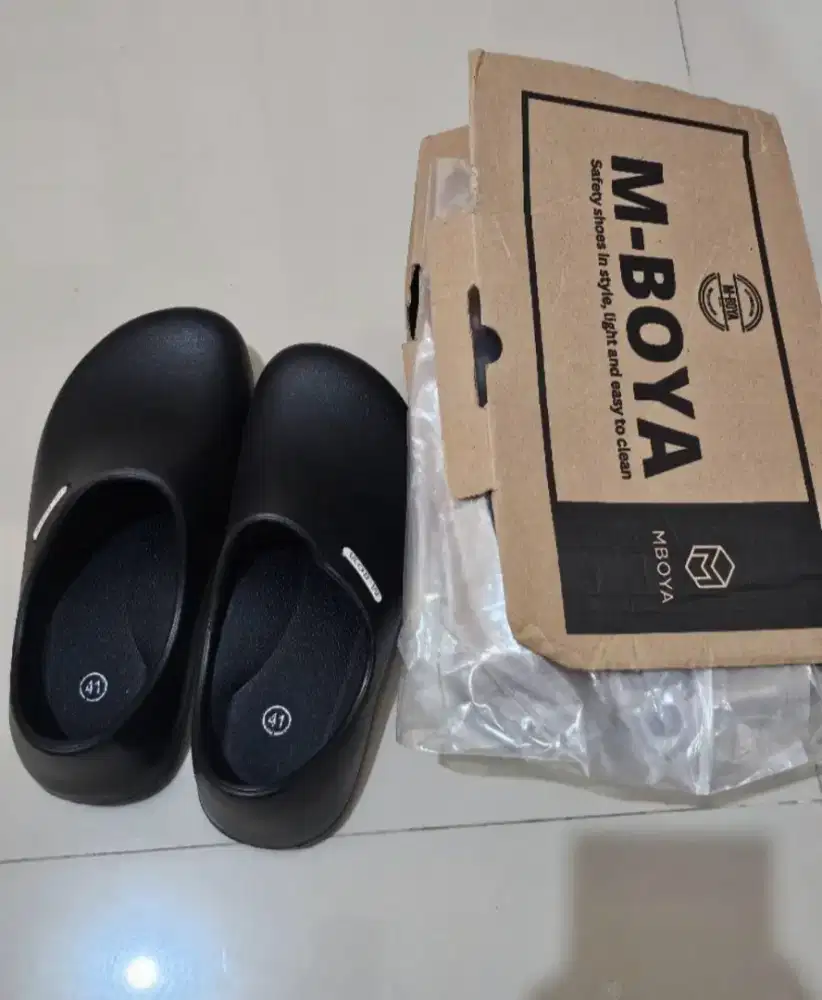 M-BOYA CHEF SHOES/SAFETY SHOES (ANTI LICIN)