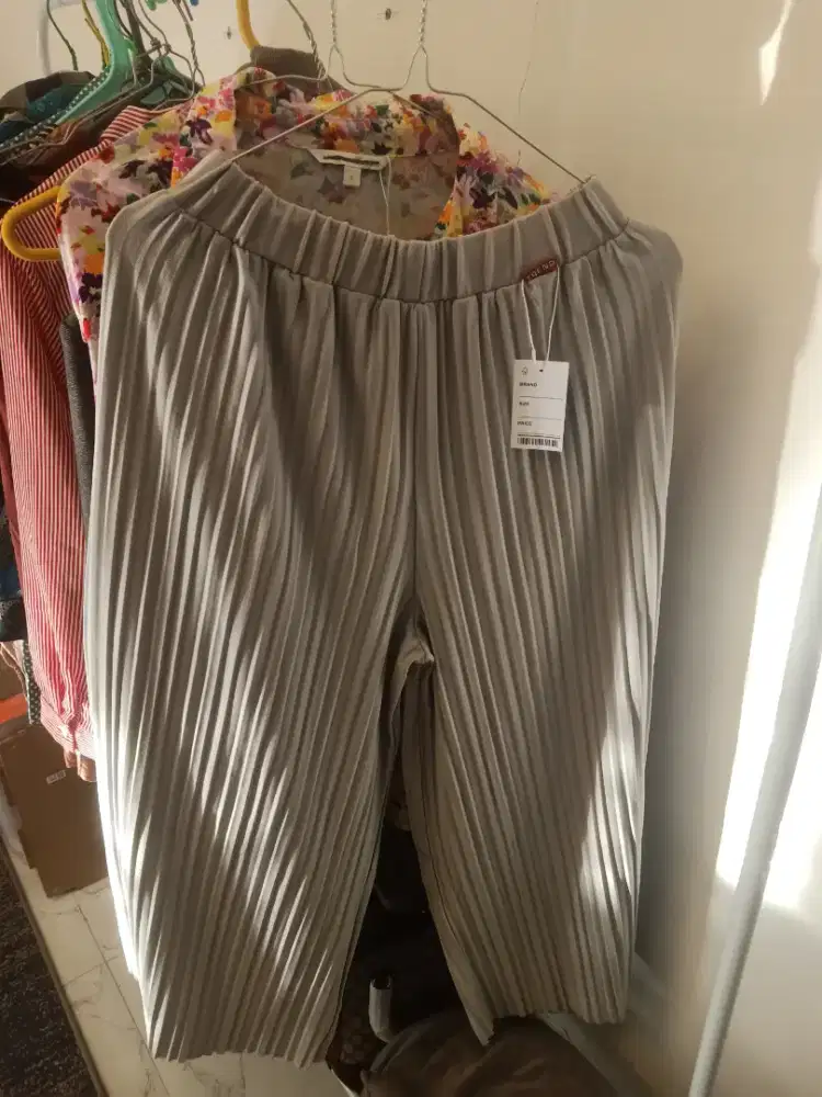 Celana panjang abu