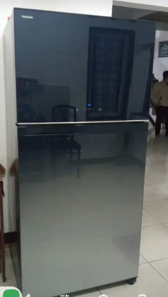 Kulkas Toshiba touchscreen