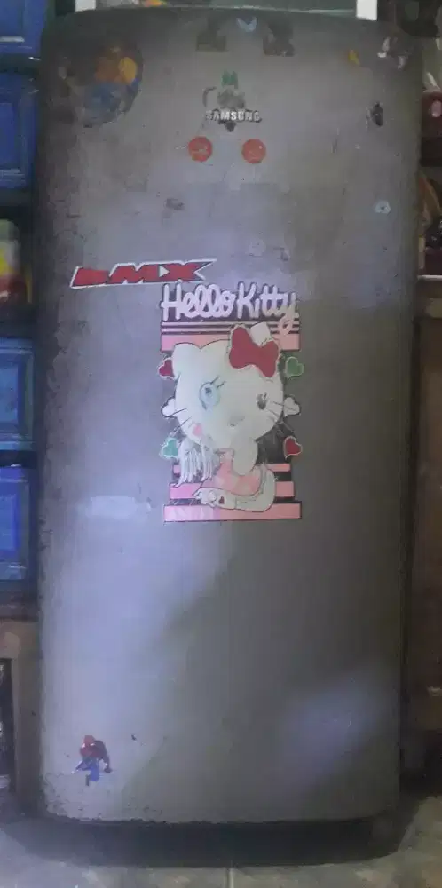 Lemari es merek samsung