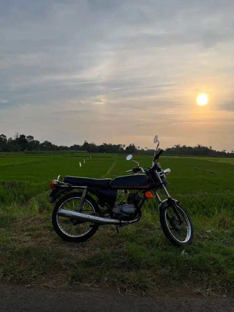 KAWASAKI BINTER KH 100