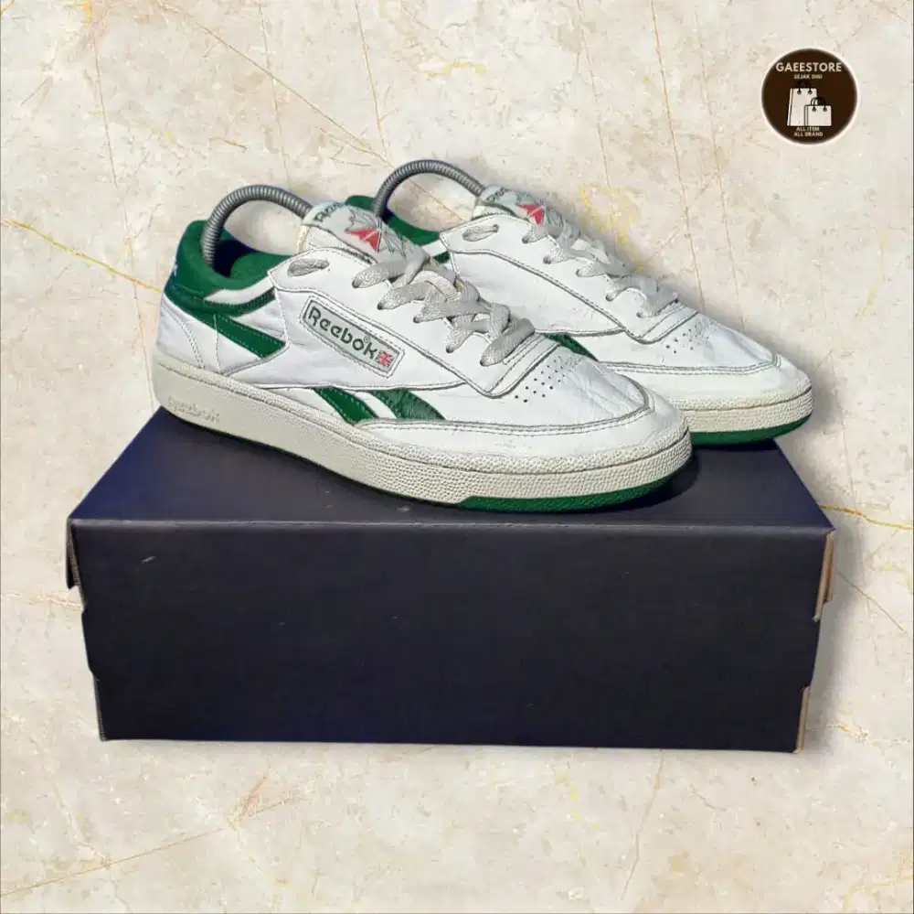 PRELOVED/THRIFT SEPATU PRIA SNEAKERS REEBOK CLUB C REVENGE