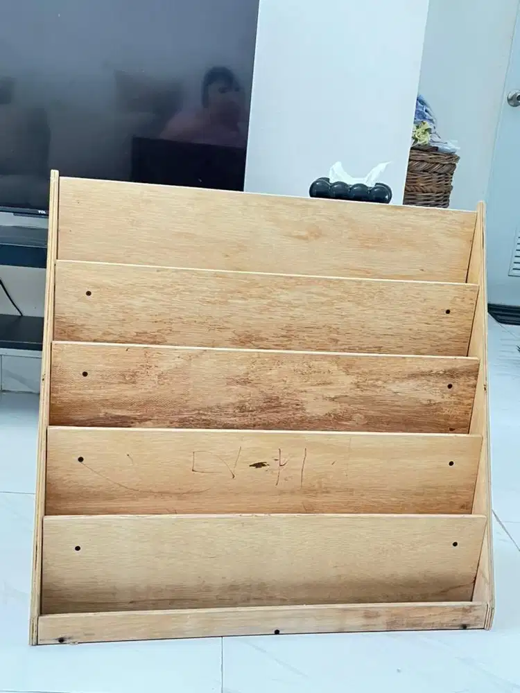 Dijual rak buku kondisi bagus