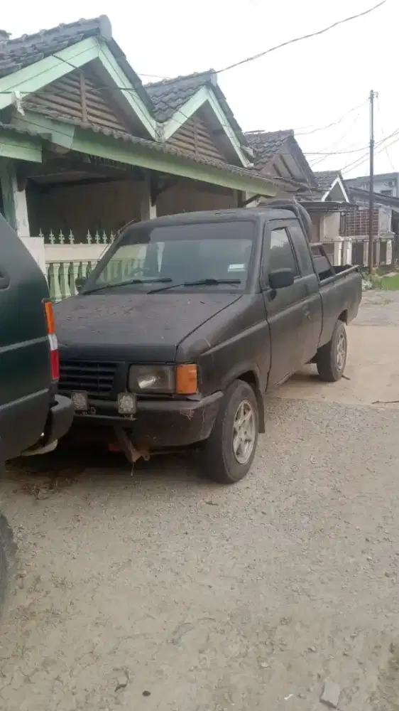 Isuzu Panther PU 1991