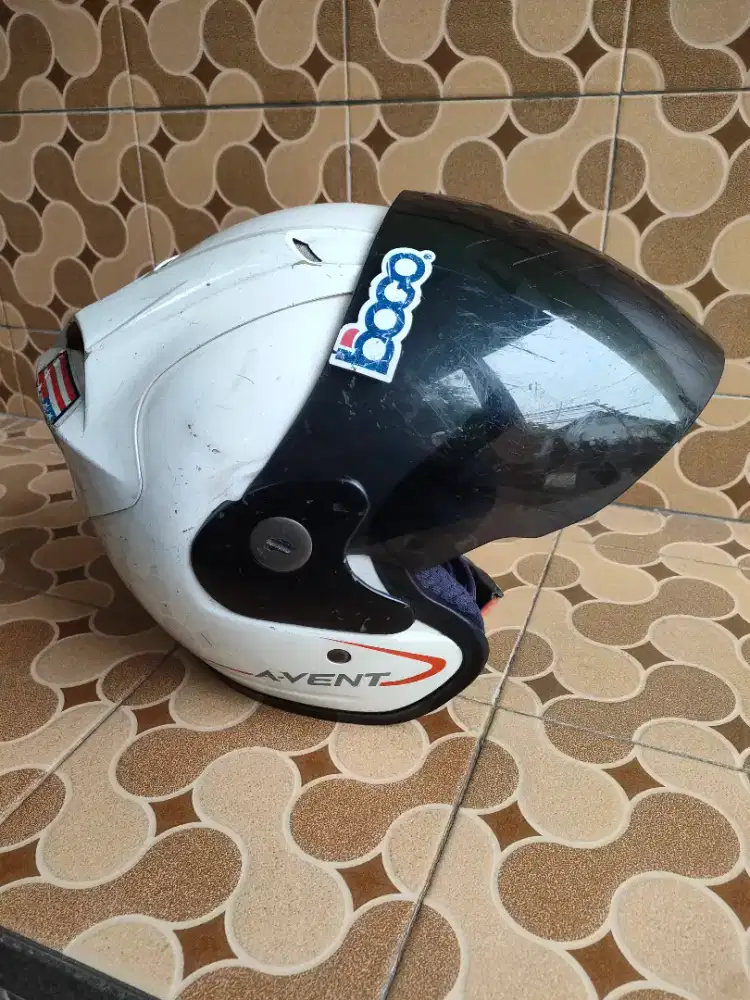 Helm Ltd Avent.. (Warna Putih)