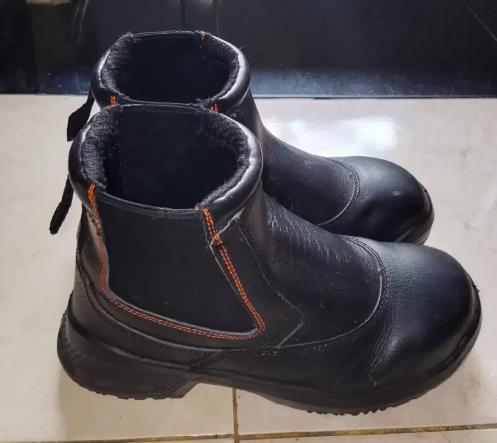Sepatu safety/safety shoes boot Kings by honeywell size 41