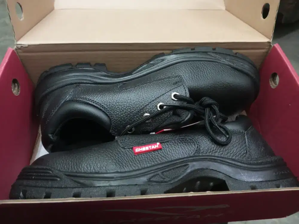 Sepatu safety ceetah