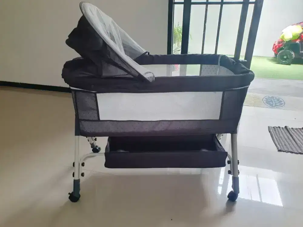 Tempat tidur Box baby lipat