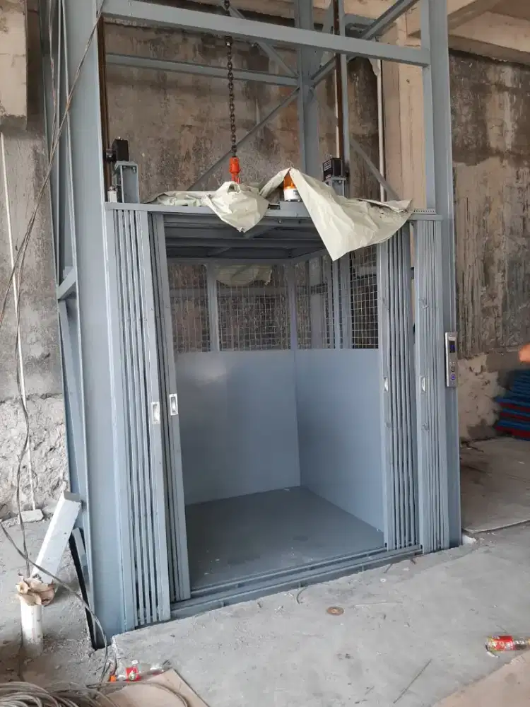 Pengadaan Lift barang