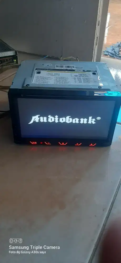 Head unit dvd mobil kondisi normal