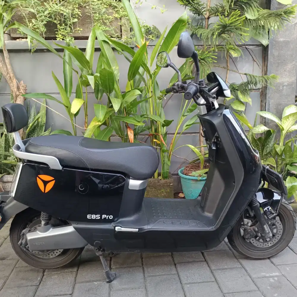 Jual motor listrik Yadea E8s Pro, kepemilikan pertama