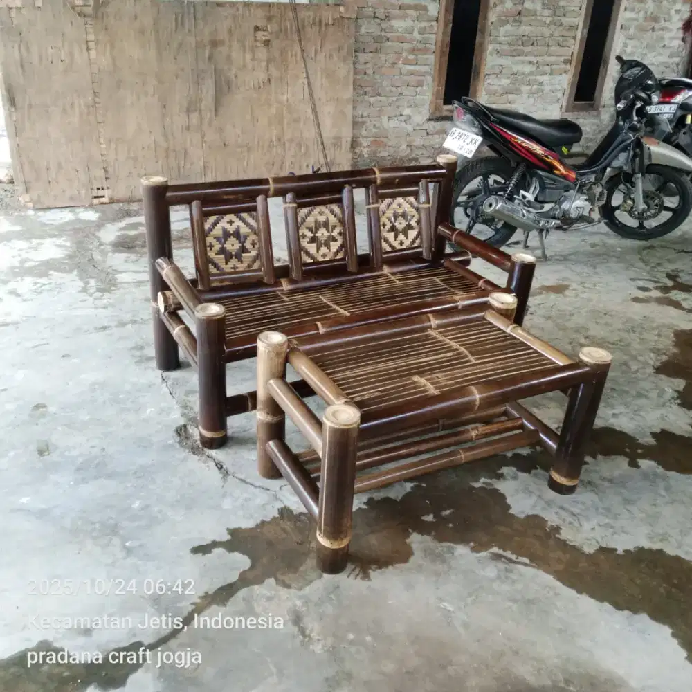 Kursi + meja bambu