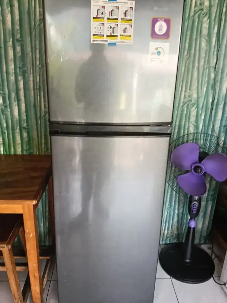 Kulkas Sharp 2 pintu