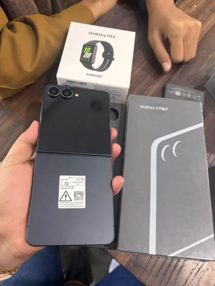 Samsung Zflip 7 memory 512 free fit 3